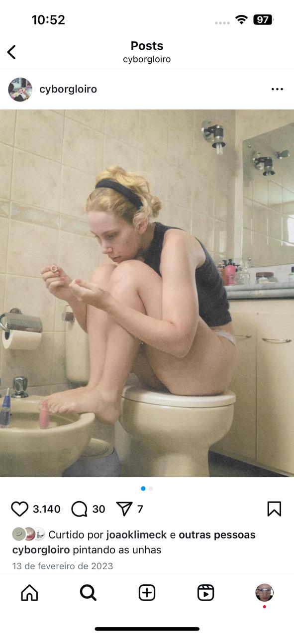 O “é” e o “estar” da Performatividade: Cyborgloiro.